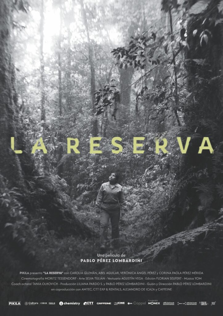 Imagen de la pelicula La Reserva con una mujer en la jungla
